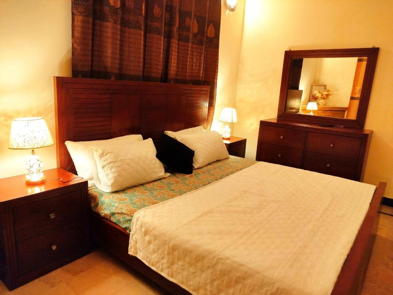 Royal Residential Islamabad Exterior foto